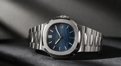 Montre suisse de luxe chronographe acier type Rolex Daytona présentée lors de Watches and Wonders Genève